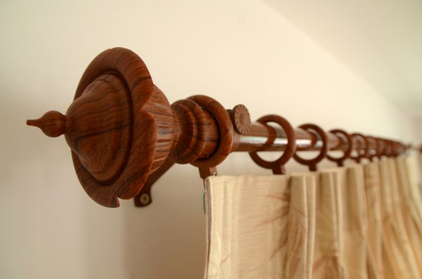 Cost of Curtain Rod Mounting in Kenner