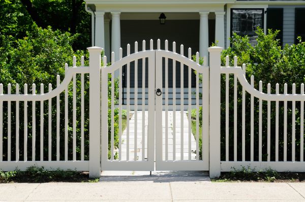 Fence Gate Adjustment in Kenner