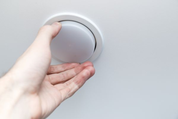 Ceiling Light Bulb Replacement in Kenner