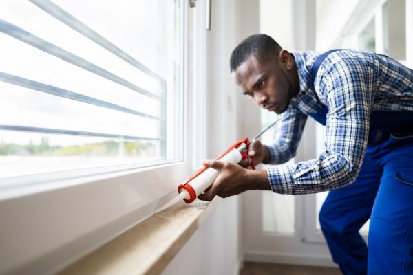 Caulk Repair in Kenner