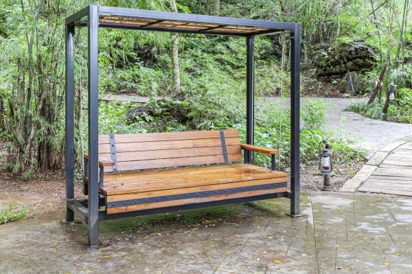 Arbor Swing Installation in Kenner